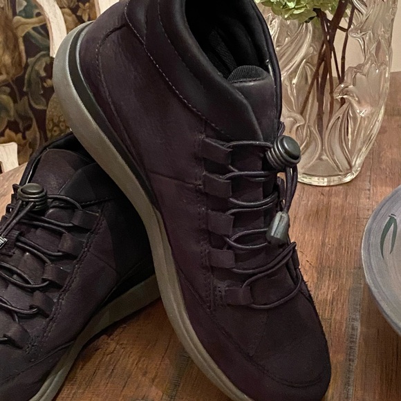 Clarks “Unstructured” Black Leather Size 7.5 Pre-Owned Very Good Condition! - Picture 3 of 9